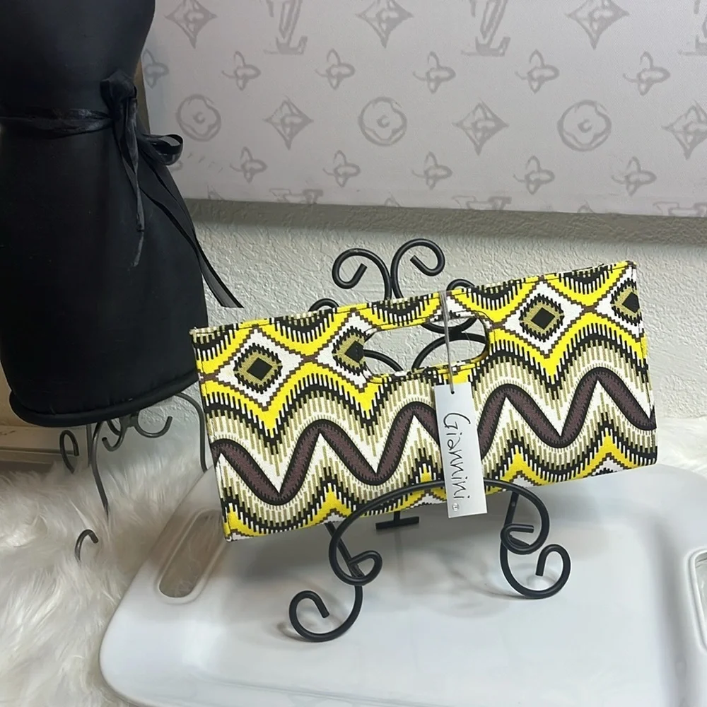 Yellow and Brown Patterned Clutch - Picture 9 of 9